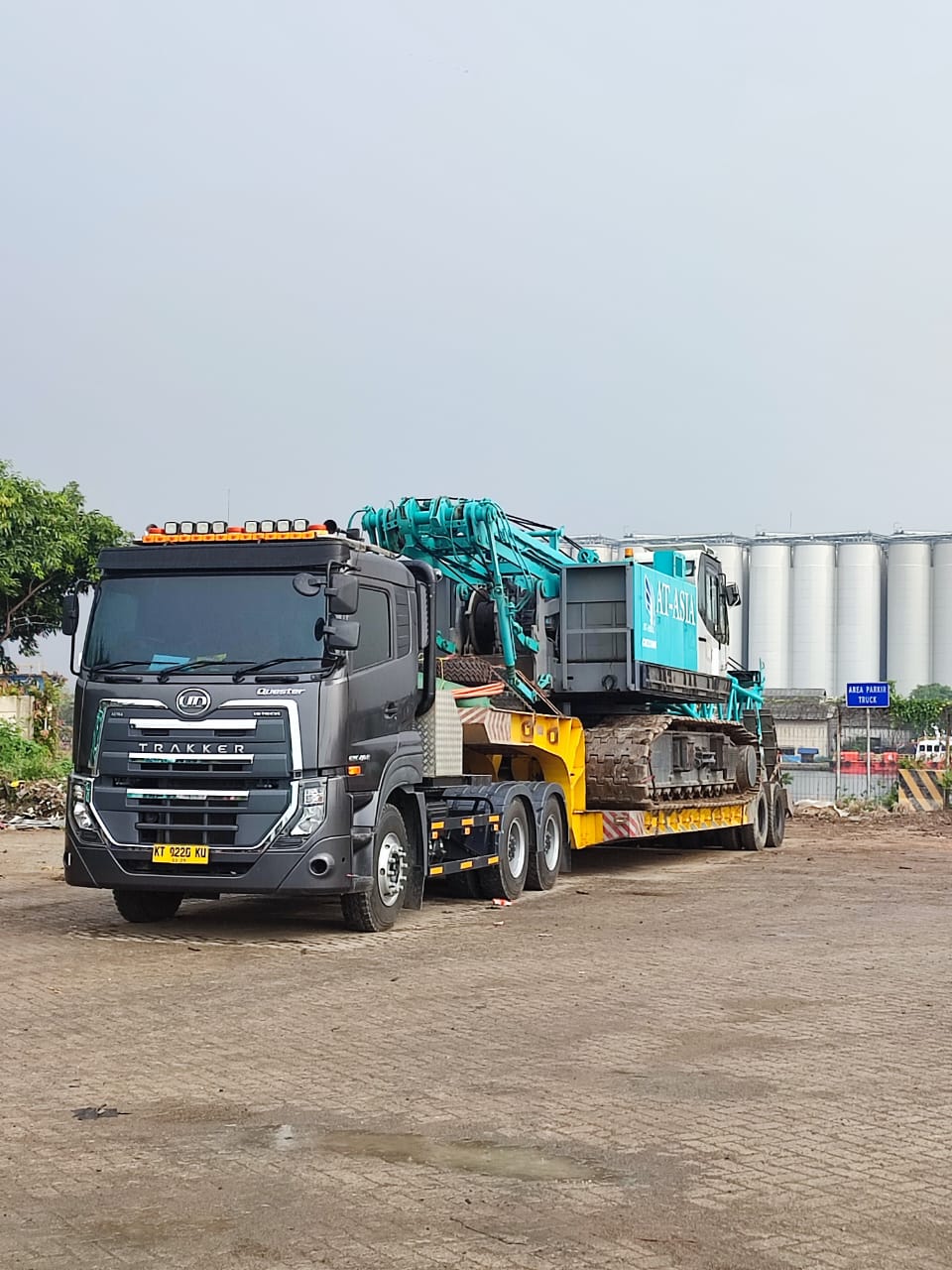 Moving Crawler Crane